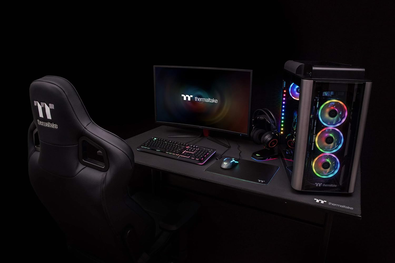TT Gaming Level 20 Gt Battlestation GD-LBS-BRHANX-01 Grand tapis de bureau pour jeu informatique en hauteur réglable et surface résistante aux rayures Noir Niveau 20 Noir