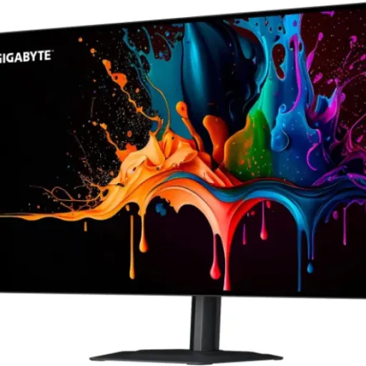 Test GIGABYTE MO27Q28G : l’OLED 27" QHD qui mise tout sur la vitesse