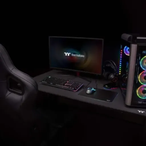 Test Thermaltake Level 20 GT Battlestation : un gros bureau costaud mais pas parfait à l’usage