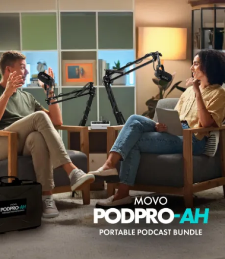 Movo Ensemble d'équipement de baladodiffusion portable pour téléphones iPhone/Android - Kit de podcast avec interface audio, 2 micros dynamiques CastMic, 2 écouteurs, 2 bras perches - pour Avec bras perche et casque d'écoute